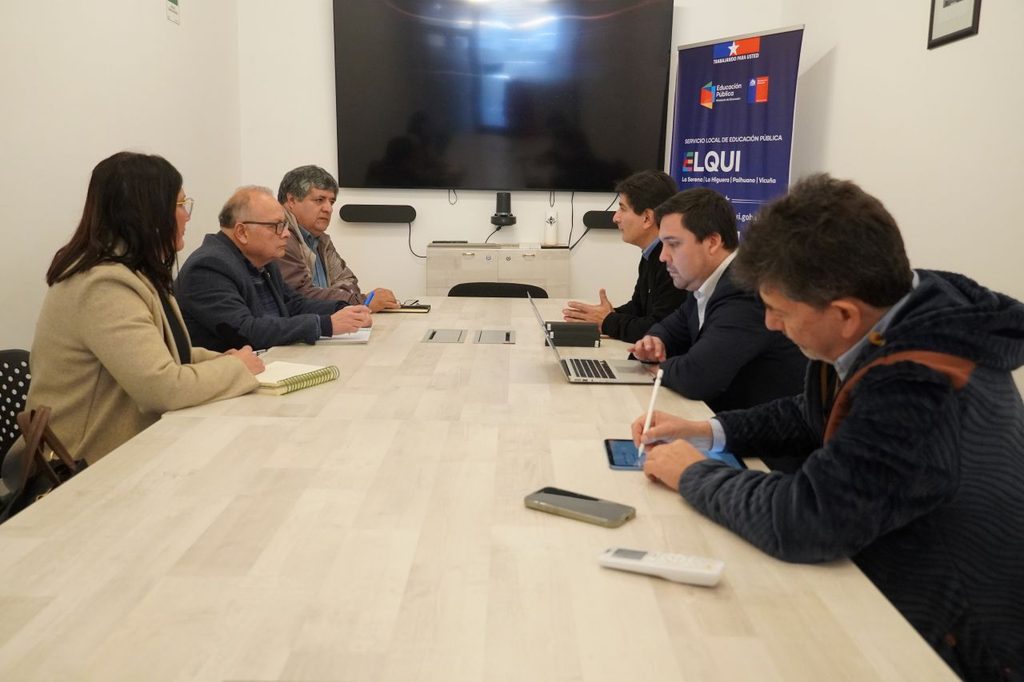 Reunión institucional entre representantes de SLEP Elqui y UNAB